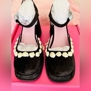 NIB Dolls Kill Current Mood Refined Rose Platform Mary Jane in black White Roses